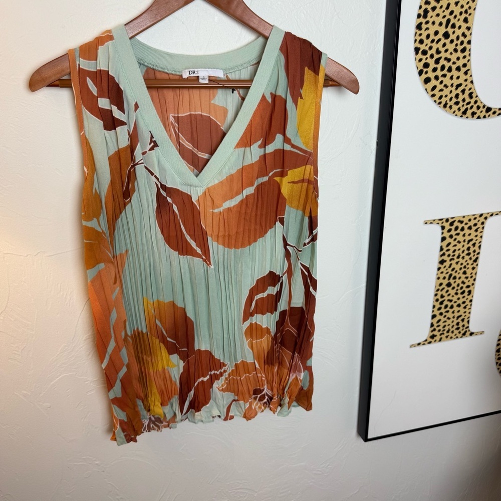 DR2 Pleated Sleeveless V-Neck Blouse – Size Small, Autumn Floral NWOT